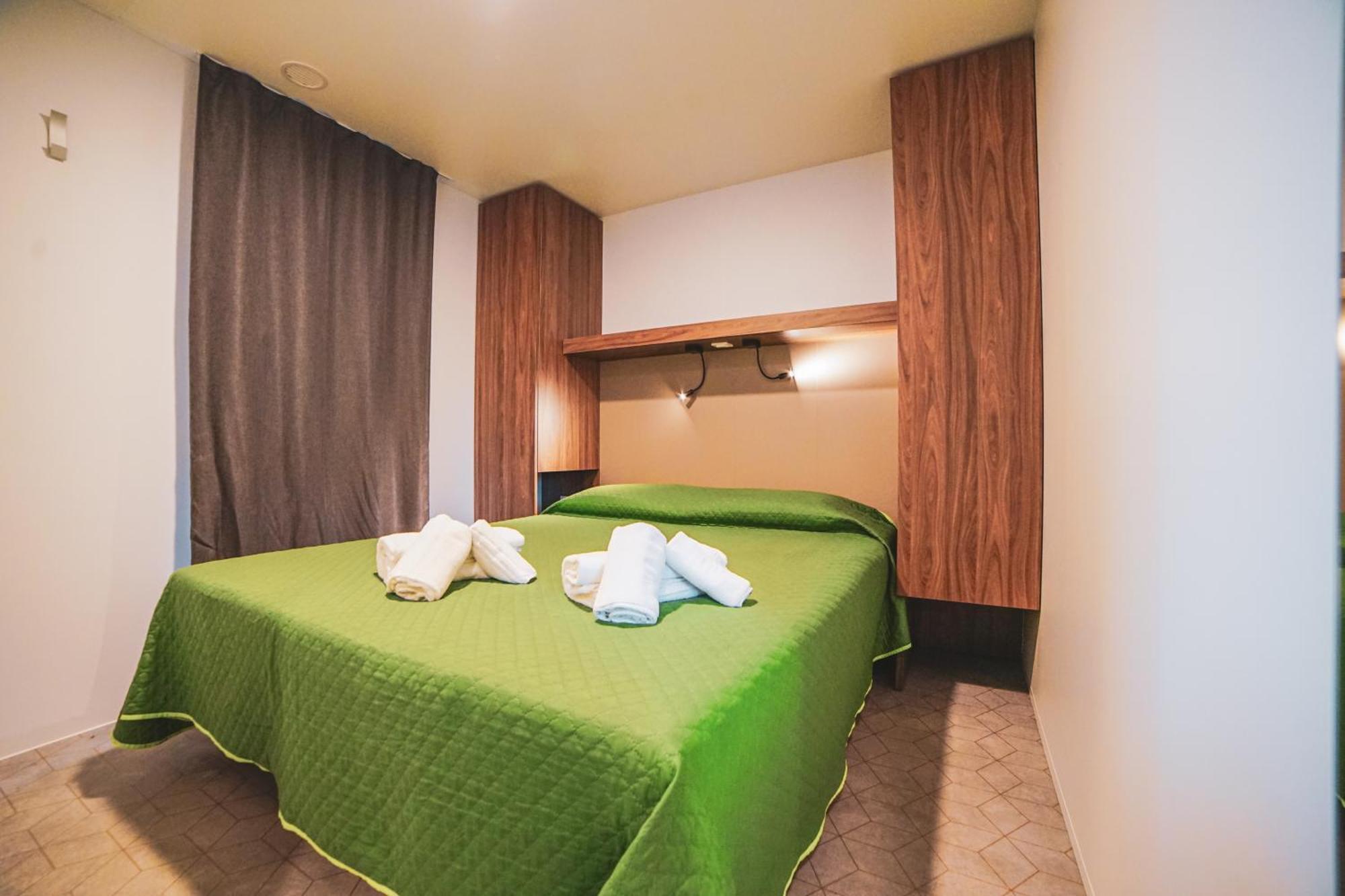 Hotel Park E Mobil Home ซอตโตมารีนา ภายนอก รูปภาพ