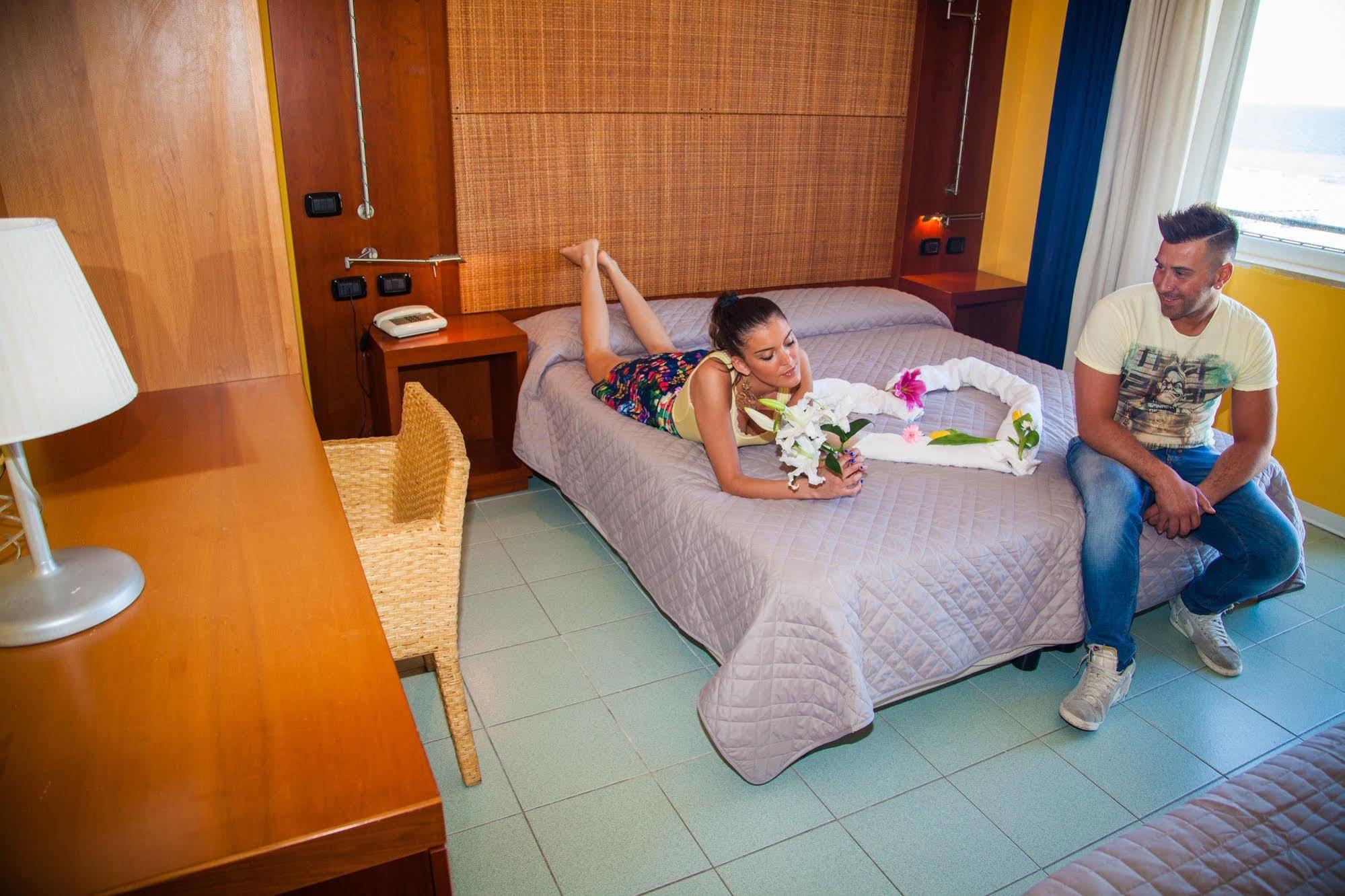 Hotel Park E Mobil Home ซอตโตมารีนา ภายนอก รูปภาพ