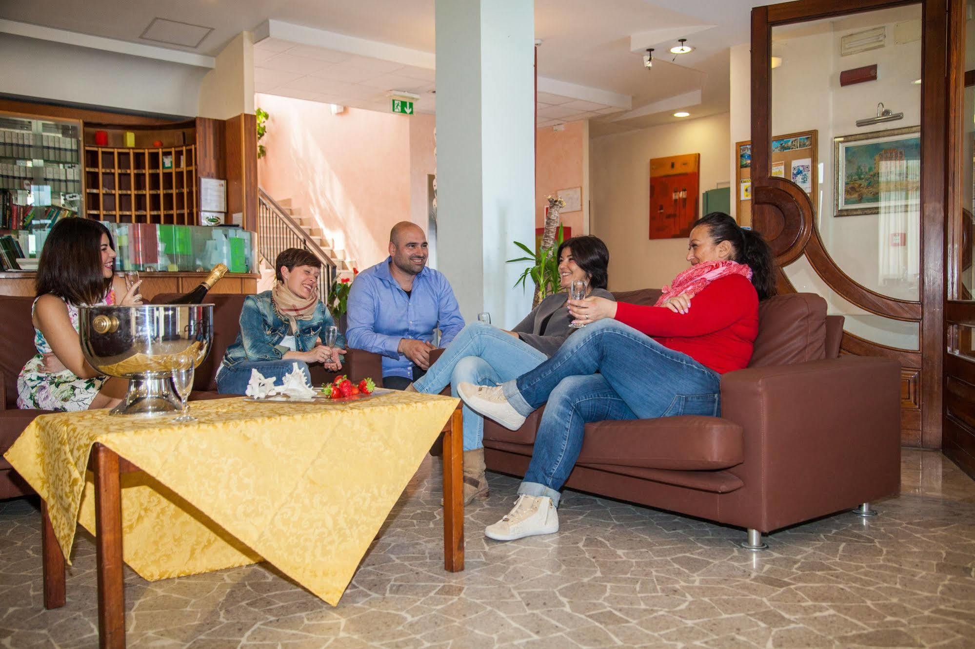 Hotel Park E Mobil Home ซอตโตมารีนา ภายนอก รูปภาพ