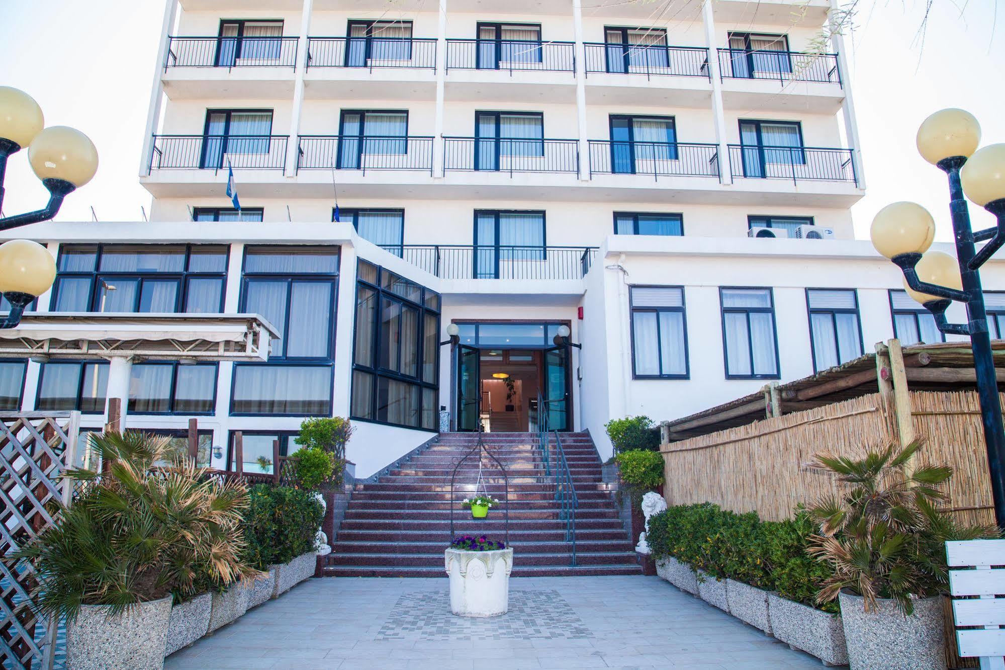 Hotel Park E Mobil Home ซอตโตมารีนา ภายนอก รูปภาพ